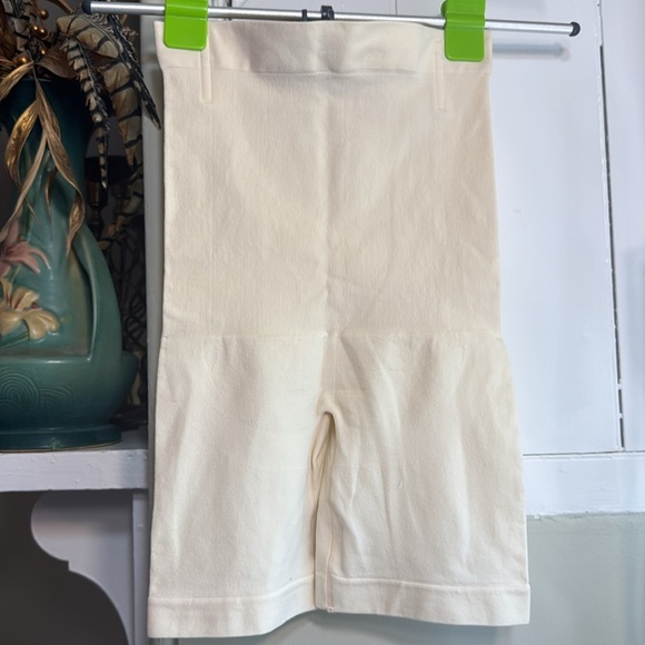 Shapermint Essentials High Waisted Shaper Shorts Nude - Picture 5 of 7